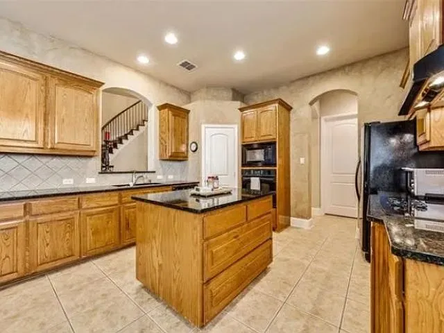 935 Pelican Dr — Photo 4
