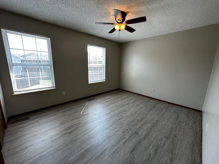 Clifton Height Apartments — Photo 49