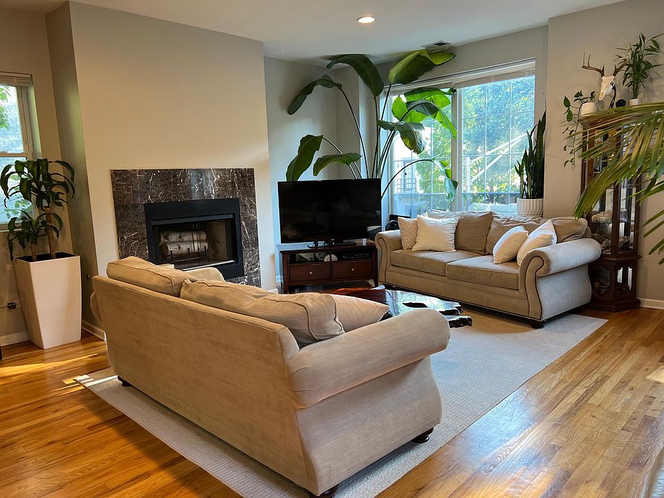 1st image of 2135 N Hoyne Ave APT 2