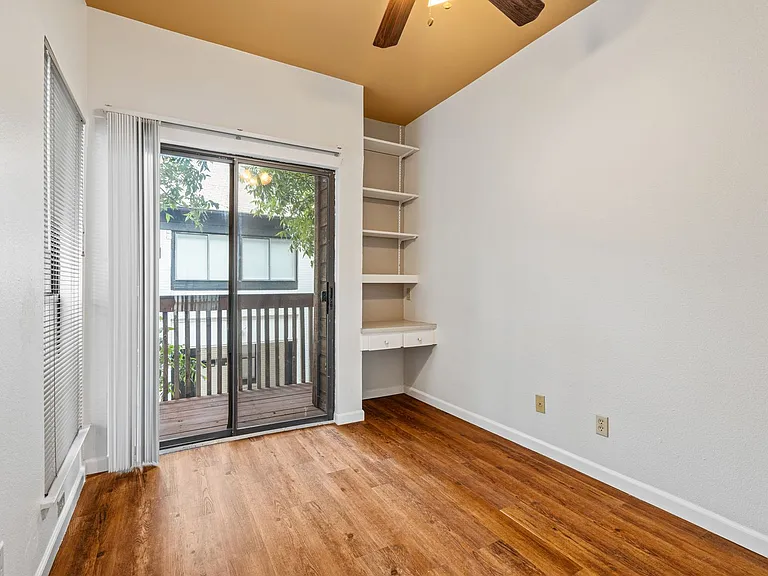 612 Park Pl #201 — Photo 14
