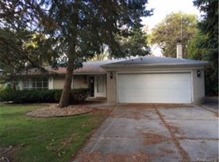 30845 Woodgate Dr, Southfield, MI