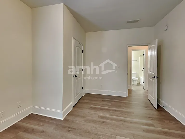 308 Meeting St — Photo 16