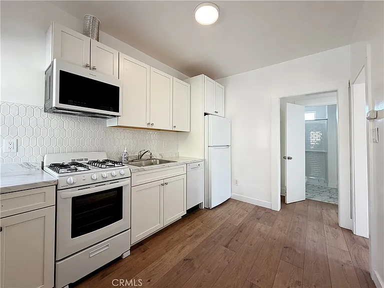 2629 1/2 Granada St — Photo 3