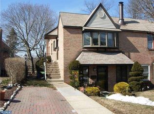 8308 Pine Rd, Philadelphia, PA 19111