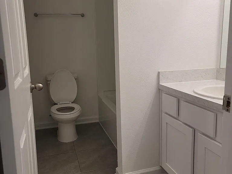 9025 Gifford Dr — Photo 6