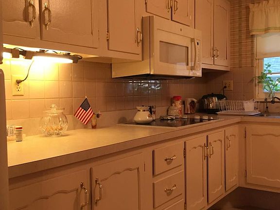 4th image of 158C Gramercy Ct