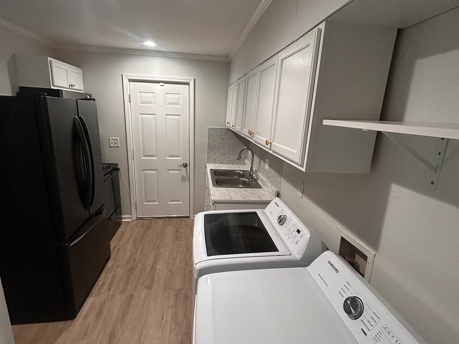 2 bed, 1.5 bath, 1200 sqft, $2,400 — Photo 3