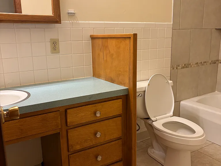 3626 Broadway St #6 — Photo 6