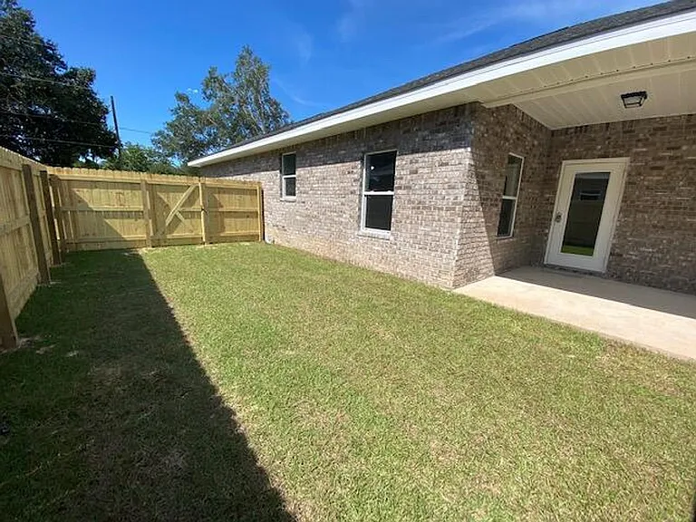 422 Little John Rd — Photo 39
