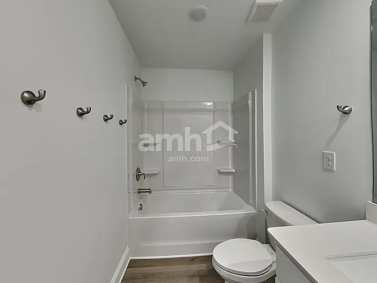 1112 Livengood Way — Photo 16