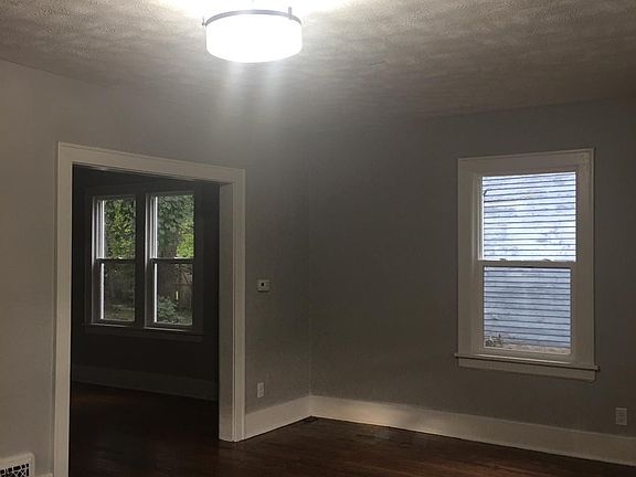 3rd image of 1233 E Madison St #1