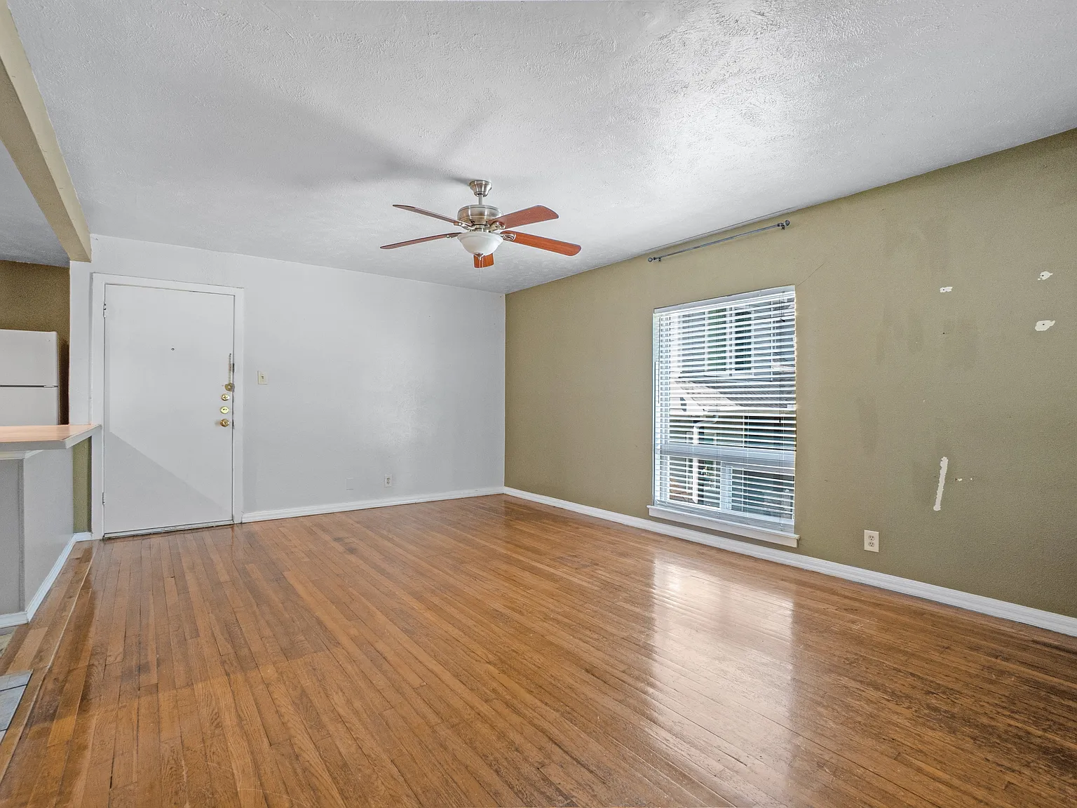 1 bed, 875 sqft, $1,325 — Photo 4