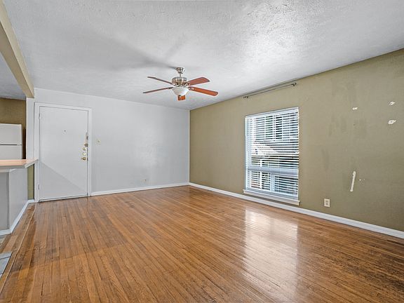 4th image of 4723 Victor St APT D