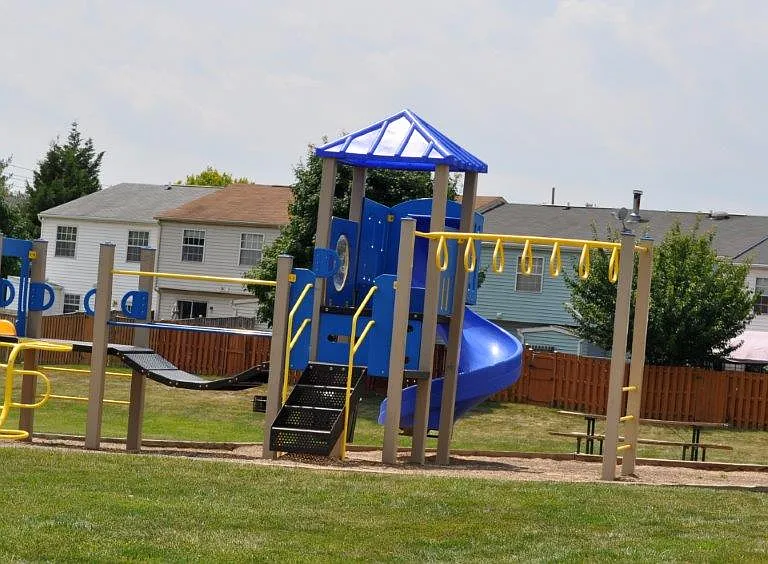 Mountain Glen — Photo 13