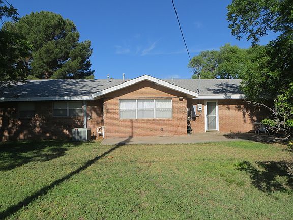 2nd image of 1402 S Harry Ave