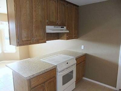 5th image of 1109 Taos Dr
