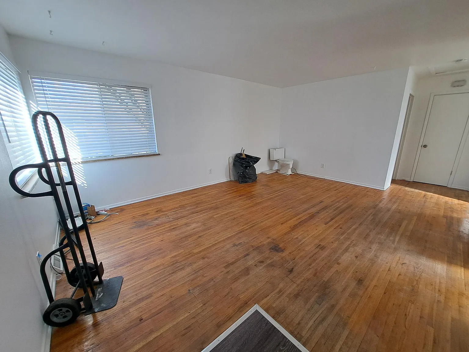 2 bed, 800 sqft, $1,650 — Photo 3