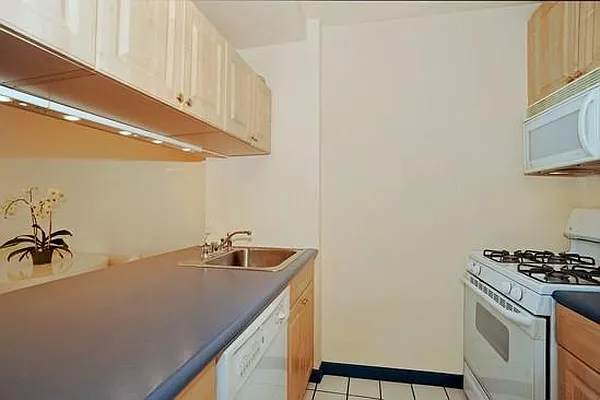 Sold by Corcoran | media 8