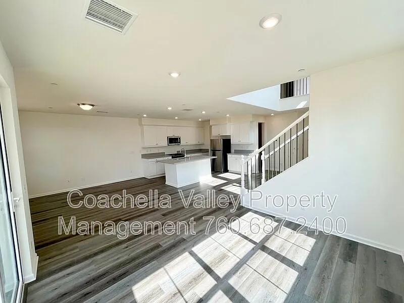 4 bed, 5.0 bath, 2680 sqft, $3,195 — Photo 4