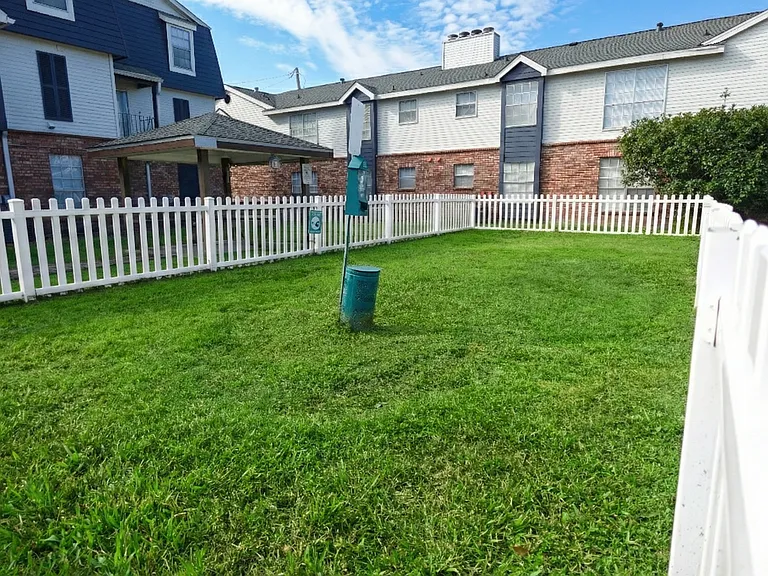 Stonebridge Manor — Photo 25