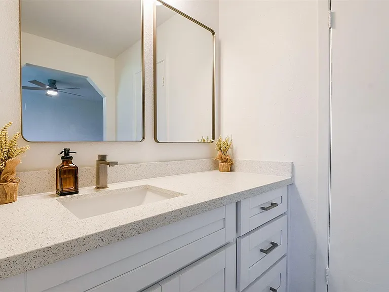 5635 Greenhill Forest Dr — Photo 19