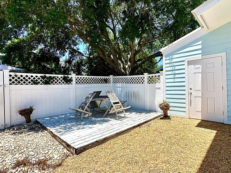 835A Ellen St — Photo 19