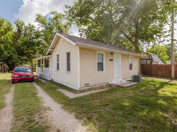 2005 W Walker St, Wichita, KS 67213