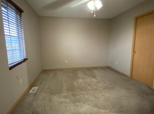 1 Andy Ct APT 10, Bloomington, IL