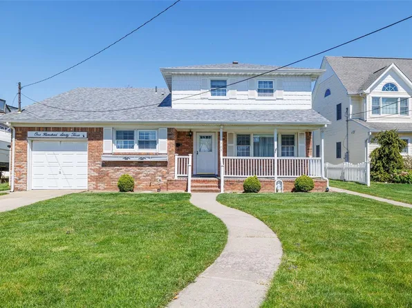 163 Trafalgar Boulevard, Island Park, NY 11558