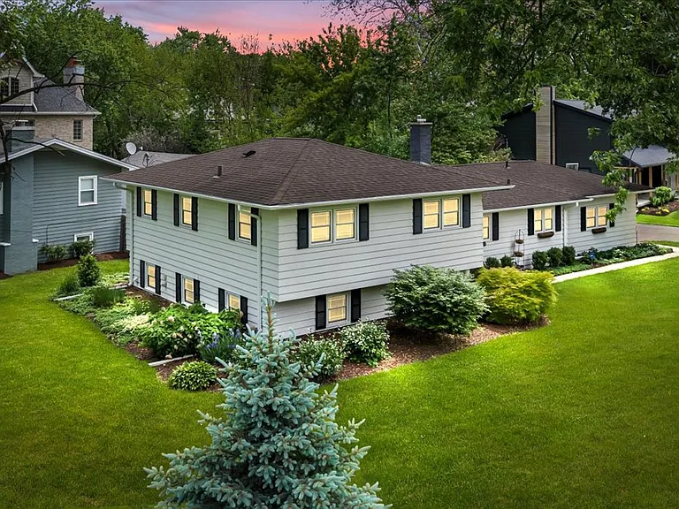 325 Hemlock Ln — Photo 13
