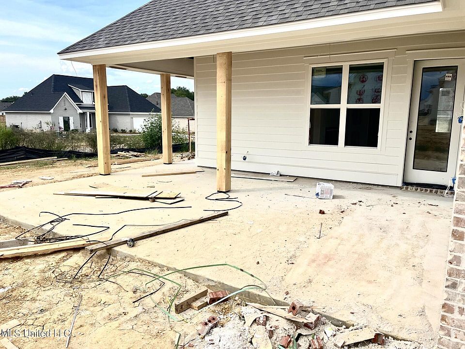 2nd image of 301 Mandy Way