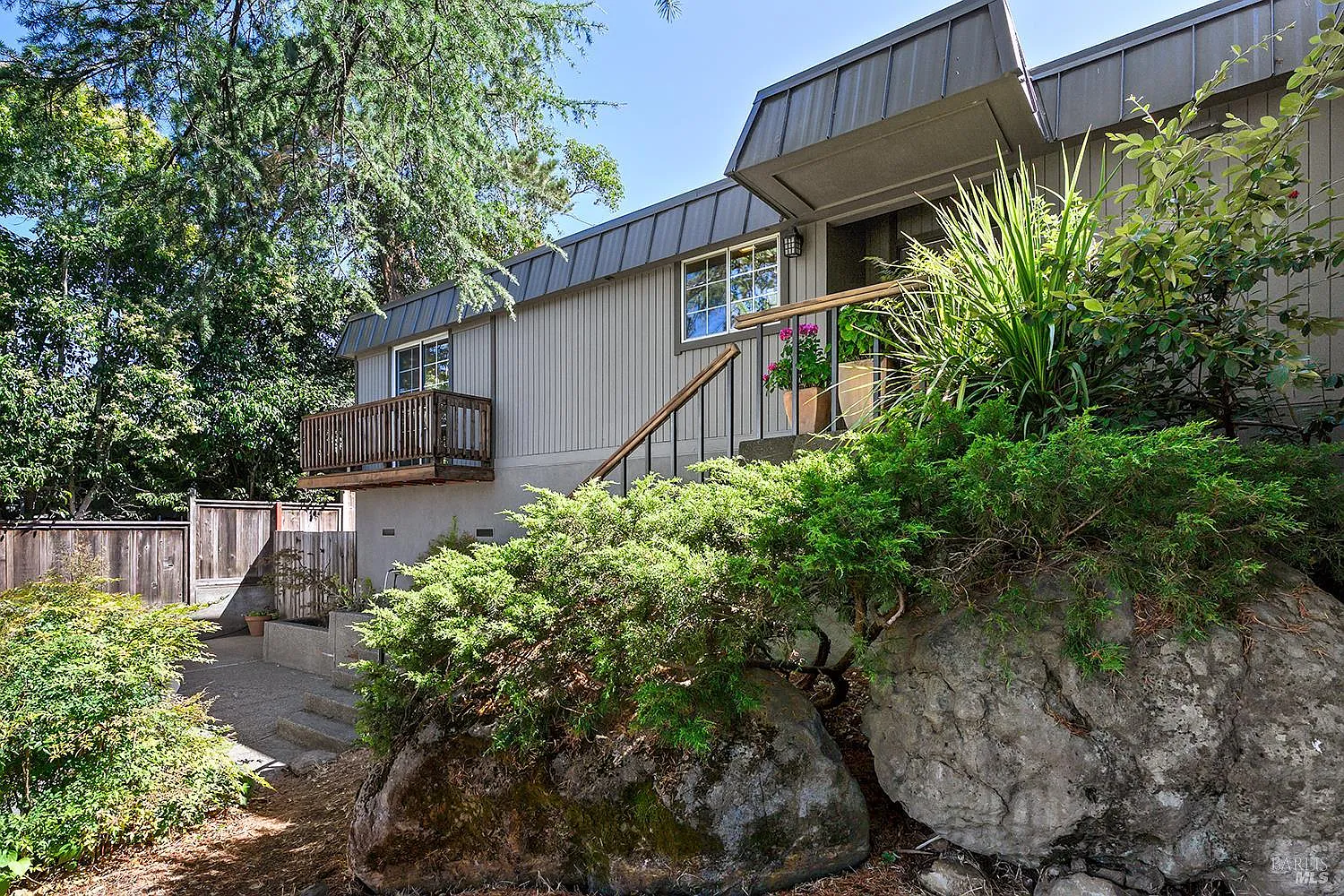 944 Summerfield Road - Photo 5
