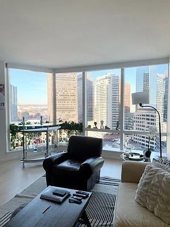 2 bed, 2.5 bath, 1362 sqft, $9,200 — Photo 4