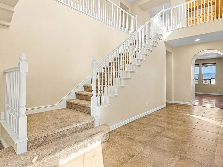 851 Antilla Way — Photo 6