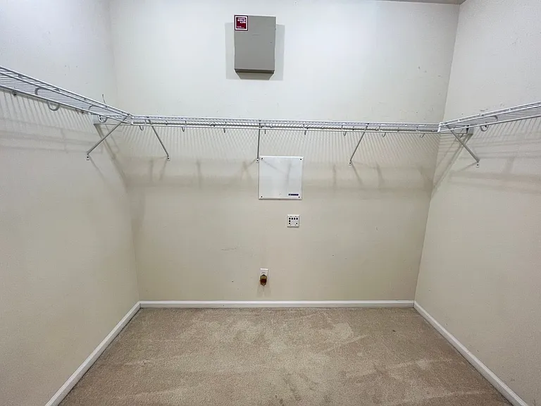 212 Summer Rain Ct — Photo 17