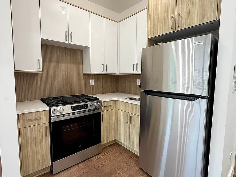 89 Veronica Pl #3D — Photo 2