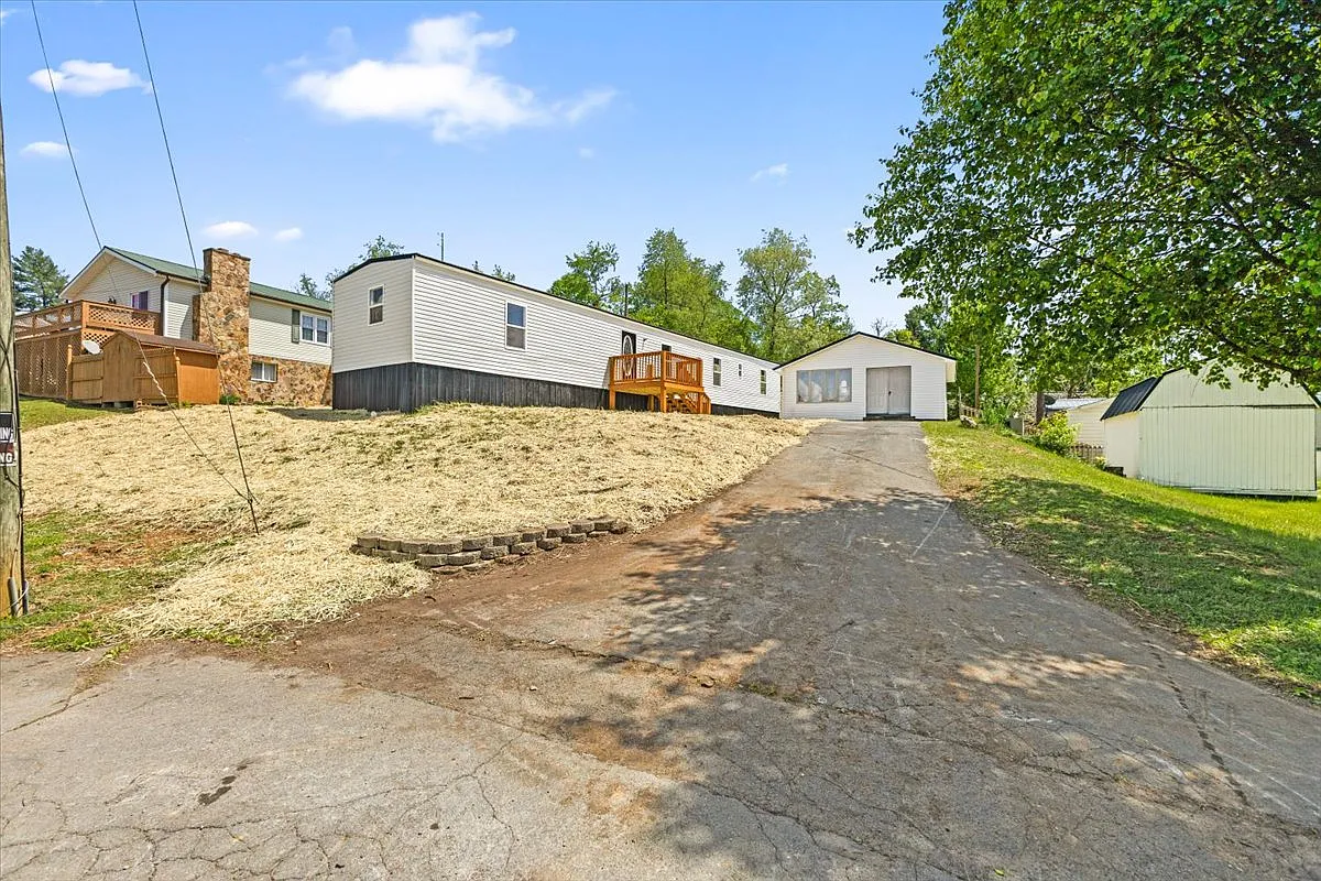 Building Photo - 2237 Weaver Pike #3