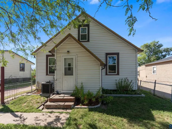 1319 N Spring Ave, Sioux Falls, SD 57104
