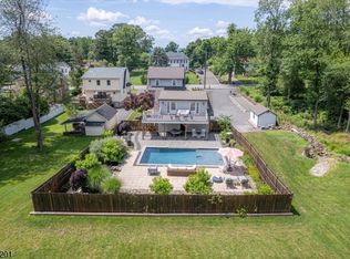 30 Grandview Ave, North Caldwell, NJ 07006