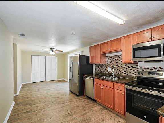 4th image of 6865 Regatta Ct APT 7