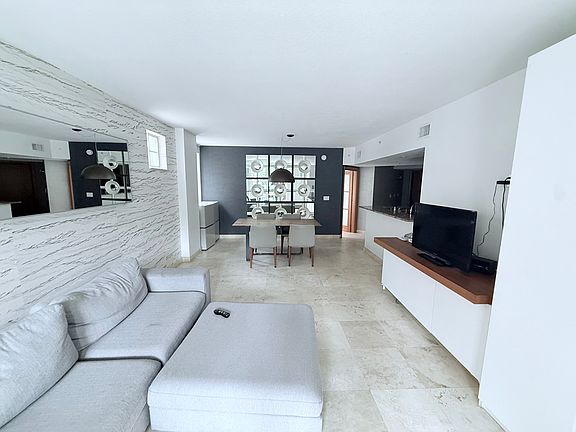 5th image of 140 Meridian Ave APT 315