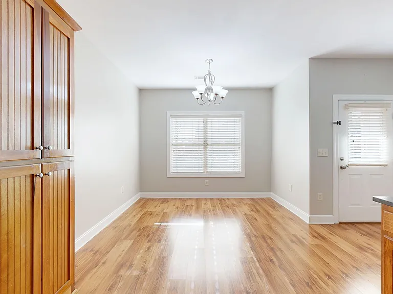 176 Garrett Dr — Photo 5