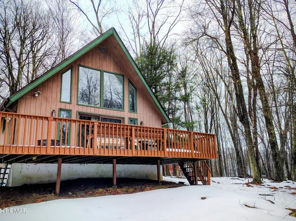 85 Cedarwood Ter, Lake Ariel, PA 18436