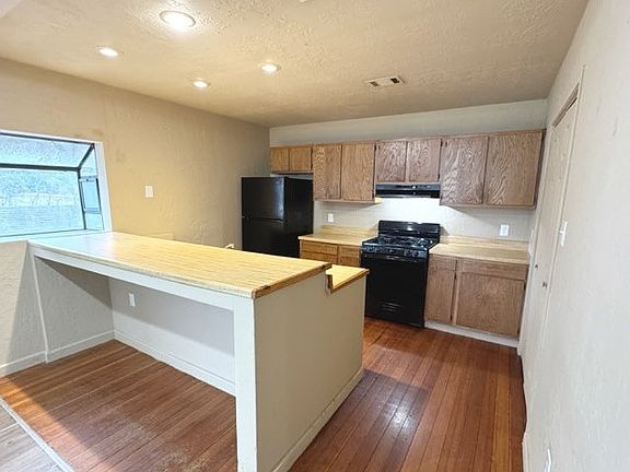 4th image of 115 9th Ave #2