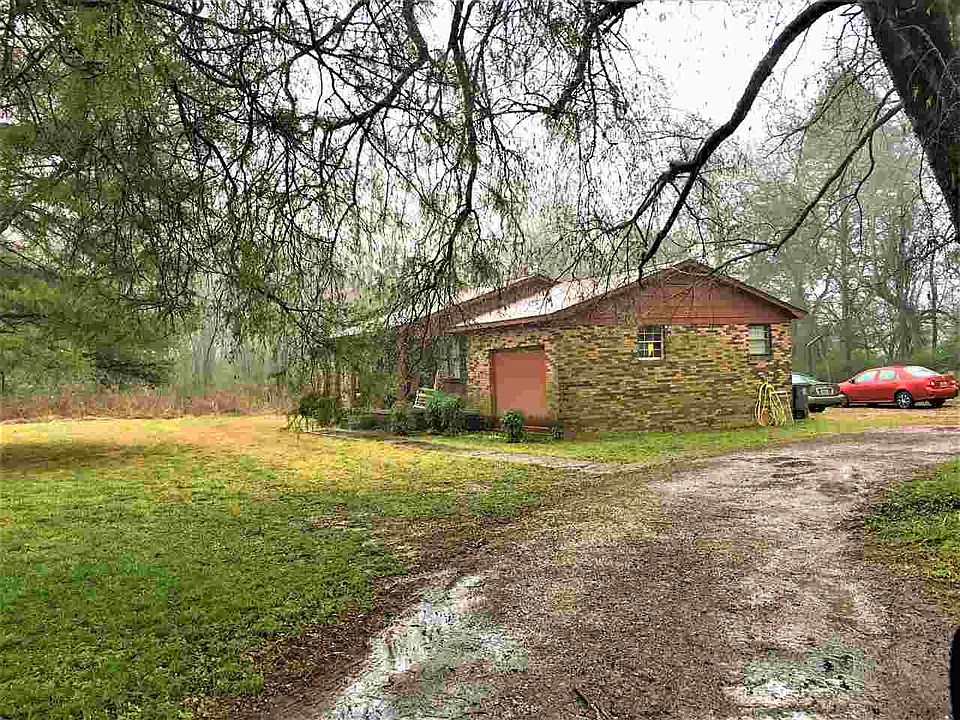2nd image of 121 Shackleford Rd