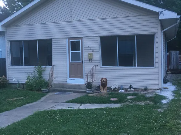 302 Elles Ave, Carterville, IL 62918