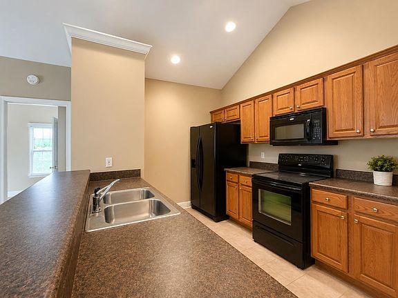 5th image of 1412 Town Creek Cir