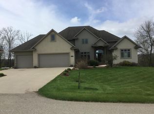 1021 River Bluff Rd SE, Mazeppa, MN 55956