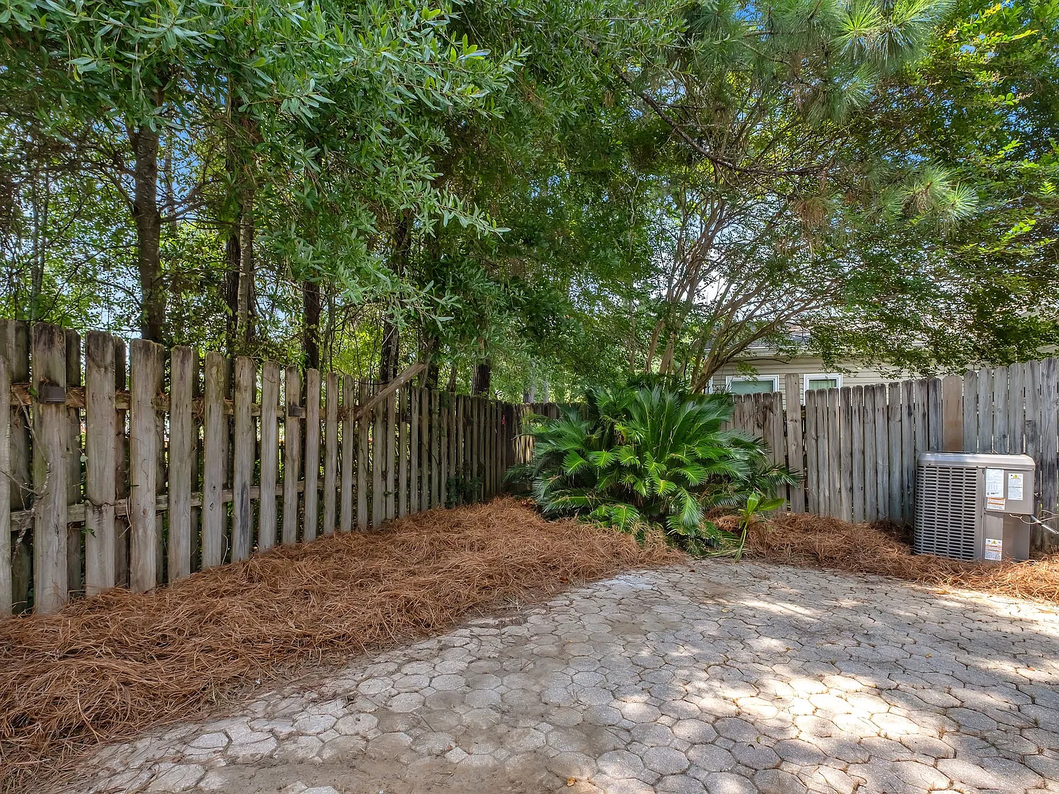 3 bed, 1467 sqft, $2,000 — Photo 4