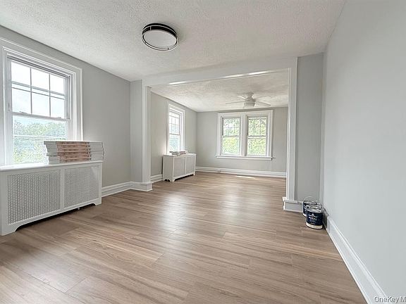 3rd image of 221 Jensen Ave Floor 3